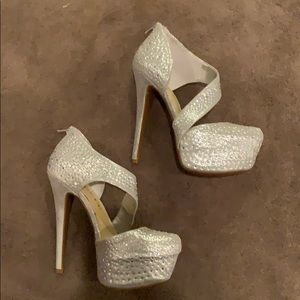 Closed Toed Studded Silver Heels NWOT